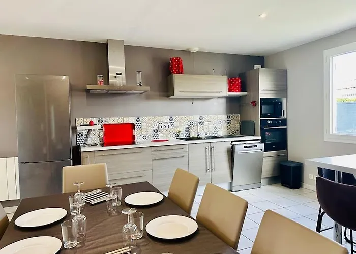 Au Petit Bonheur - Maison Familiale Au Calme * Genouille (Charente-Maritime)